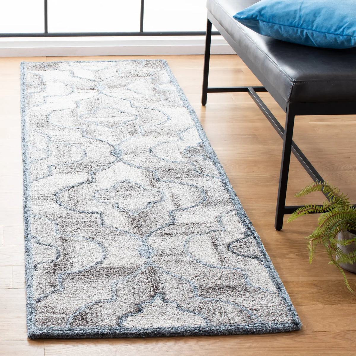 Safavieh Abstract 2'-3" x 8'-0" Rug in Blue / Brown