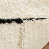 Safavieh Kenya 4'-0" x 6'-0" Rug in Ivory / Black