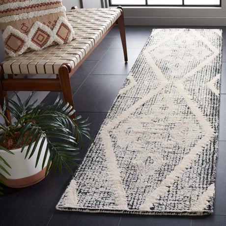 Safavieh Metro 2'-3" x 9'-0" Rug in Black / Ivory