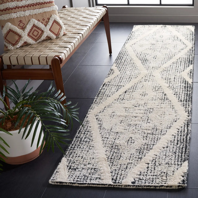 Safavieh Metro 2'-3" x 9'-0" Rug in Black / Ivory