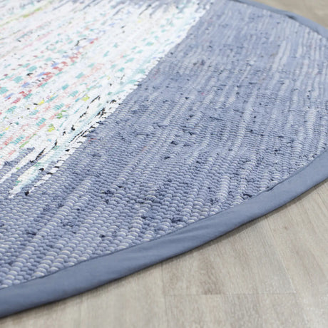 Safavieh Montauk 6'-0" x 6'-0" Rug in Ivory / Dark Blue