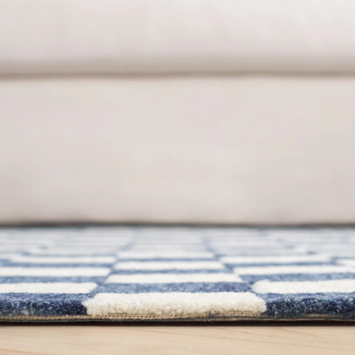 Safavieh Martha Stewart 4'-0" x 6'-0" Rug in Blue / Ivory