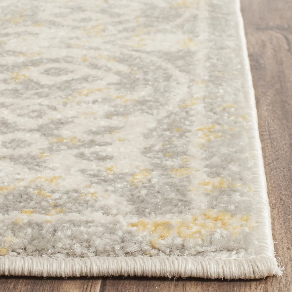Safavieh Evoke 4'-0" x 6'-0" Rug in Ivory / Grey