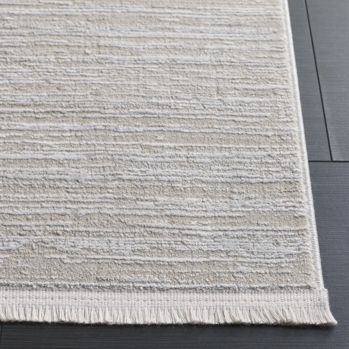 Safavieh Platinum 4'-0" x 6'-0" Rug in Beige / Ivory