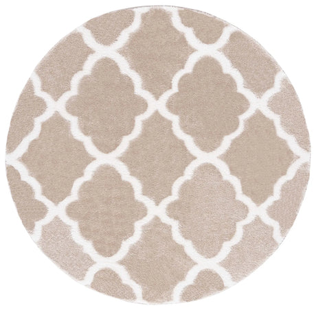Safavieh Tahoe Shag 6'-7" x 6'-7" Rug in Beige / White
