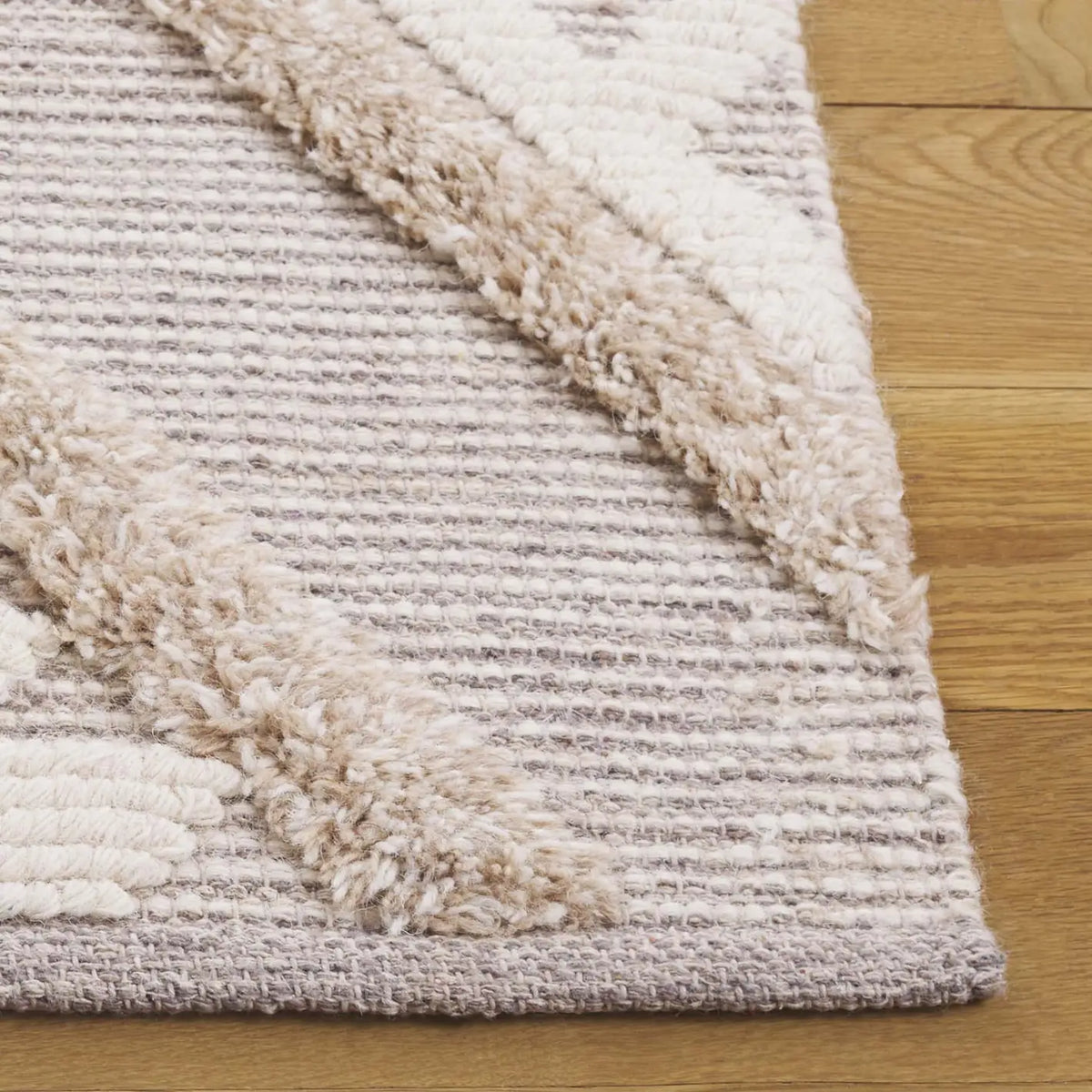 Safavieh Natura 4'-0" x 6'-0" Rug in Brown / Ivory