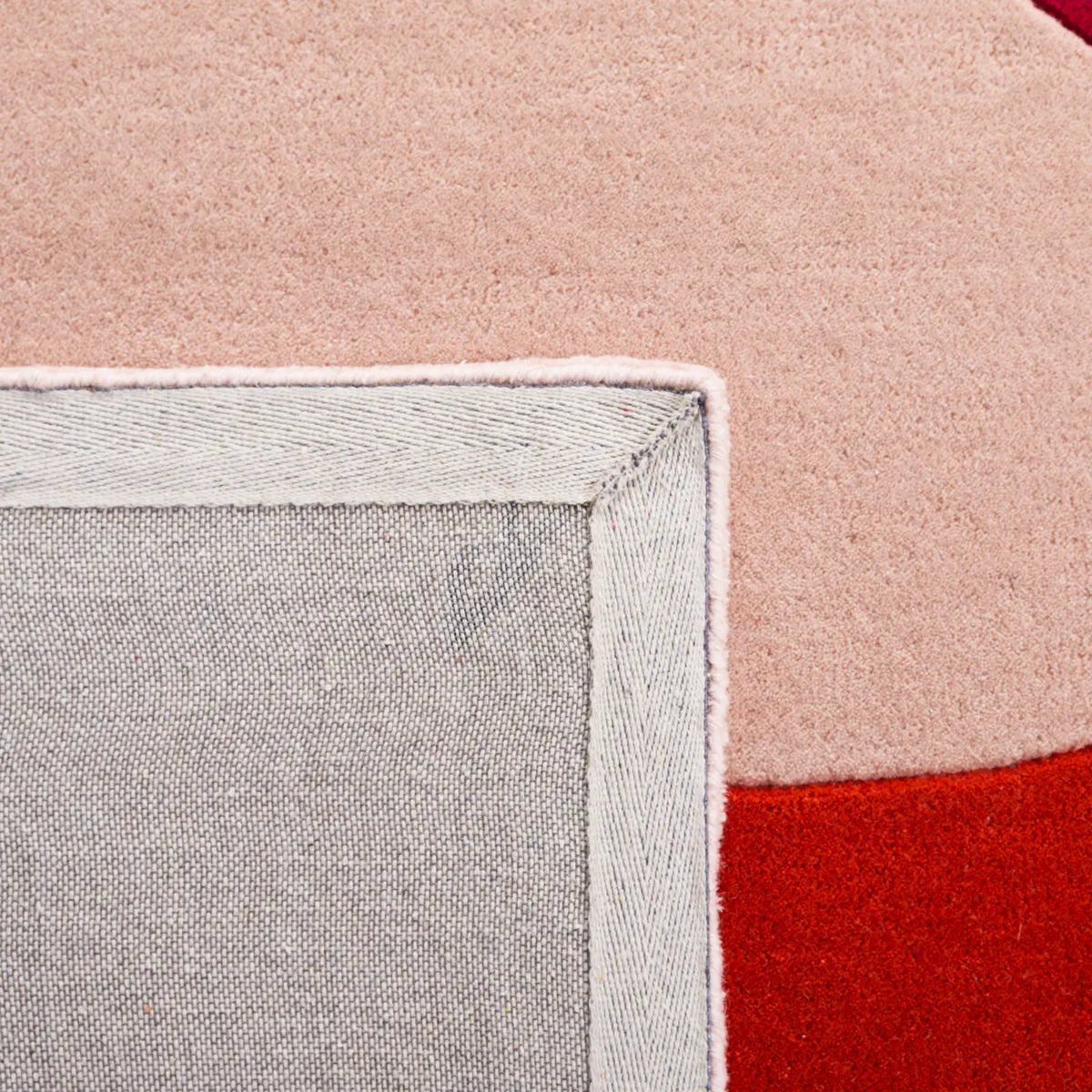 Safavieh Fifth Avenue 5'-0" x 8'-0" Rug in Ivory / Red