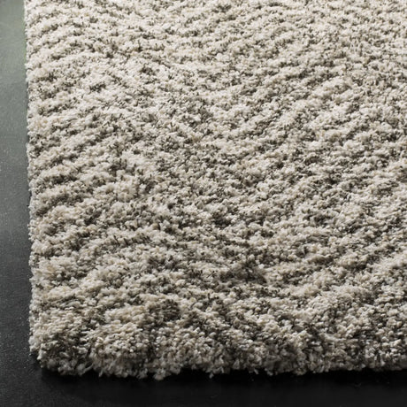 Safavieh Hudson Shag 5'-1" x 7'-6" Rug in Ivory / Grey