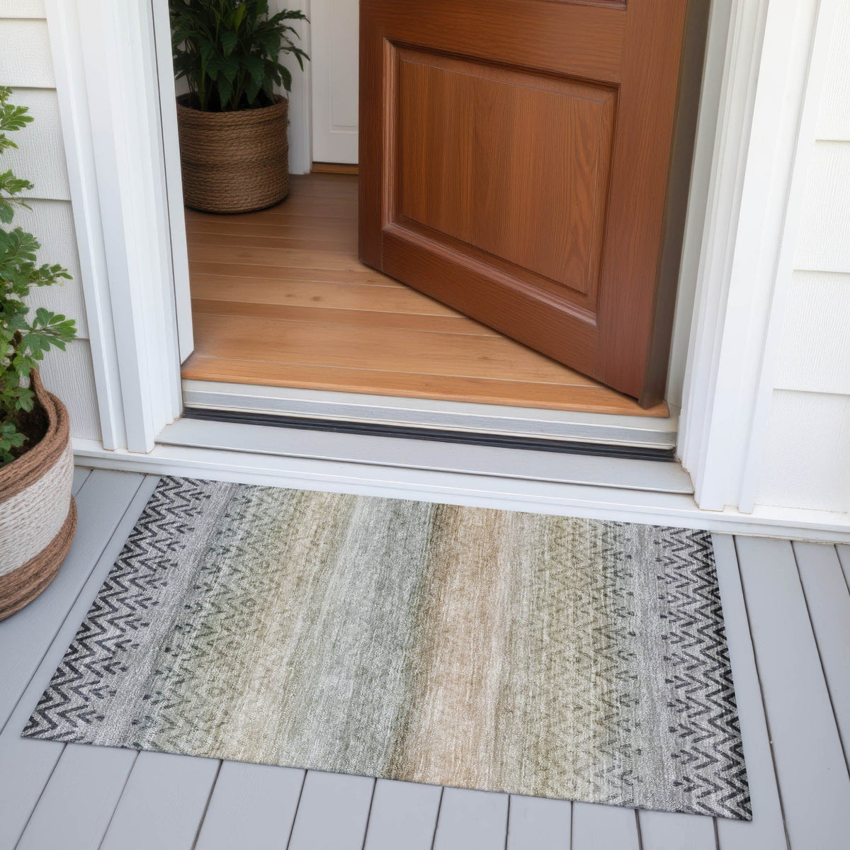 Addison Chantille ACN2042 Geometric Machine Made Transitional Gray Rug