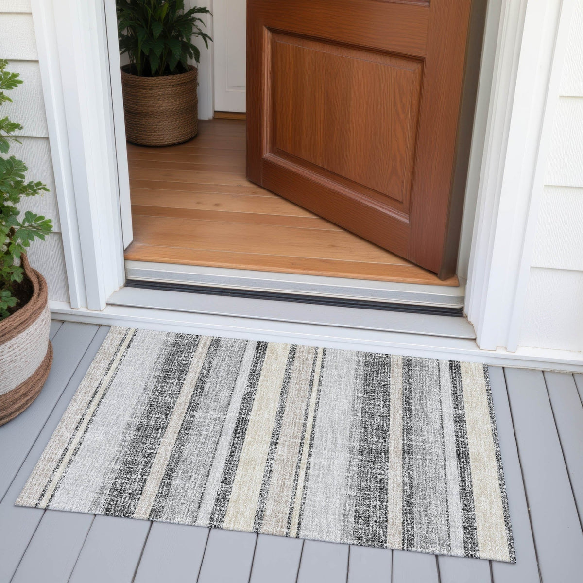 Addison Chantille ACN2122 Stripes Machine Made Transitional Black Rug