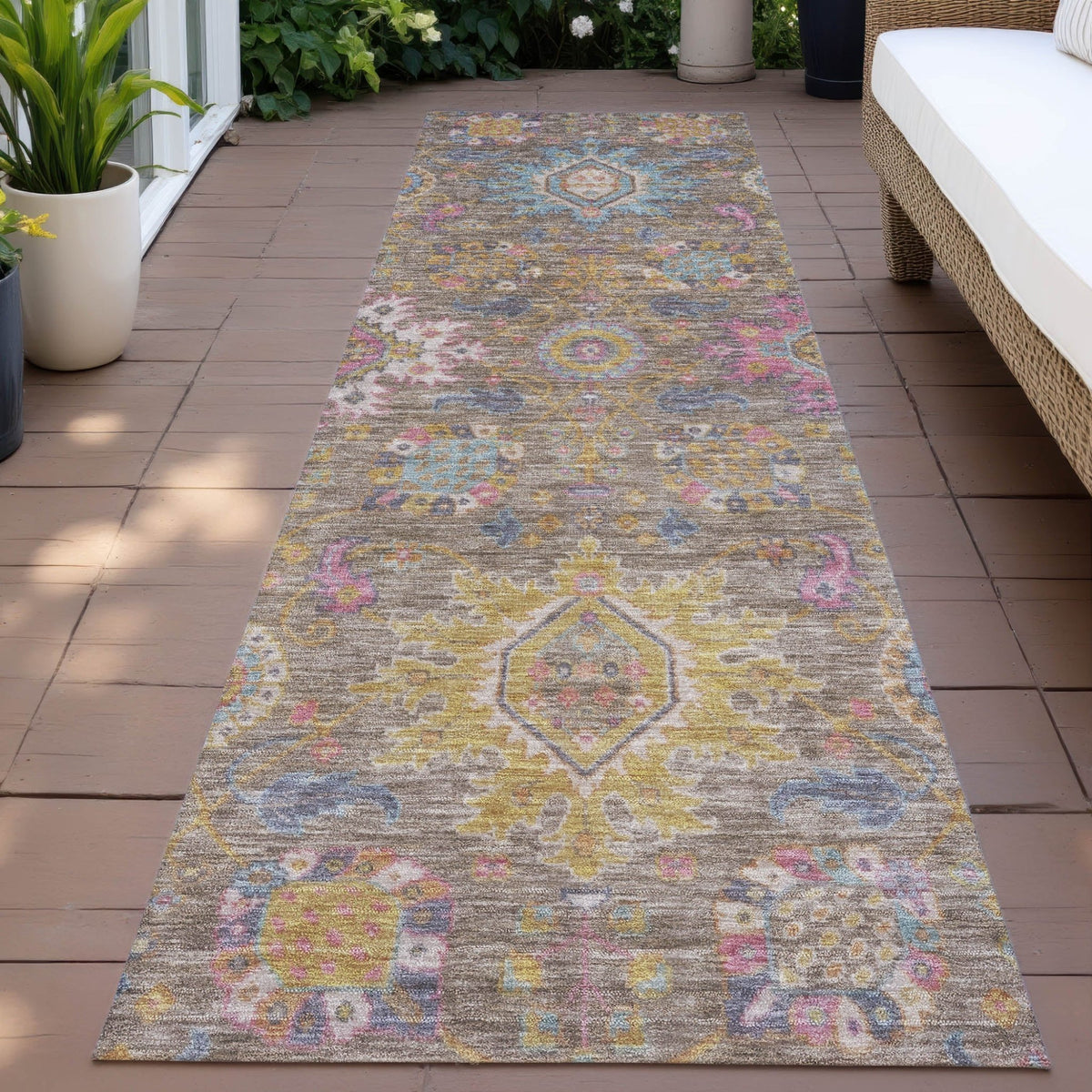 Addison Chantille ACN2151 Medallions Machine Made Traditional Mocha Rug