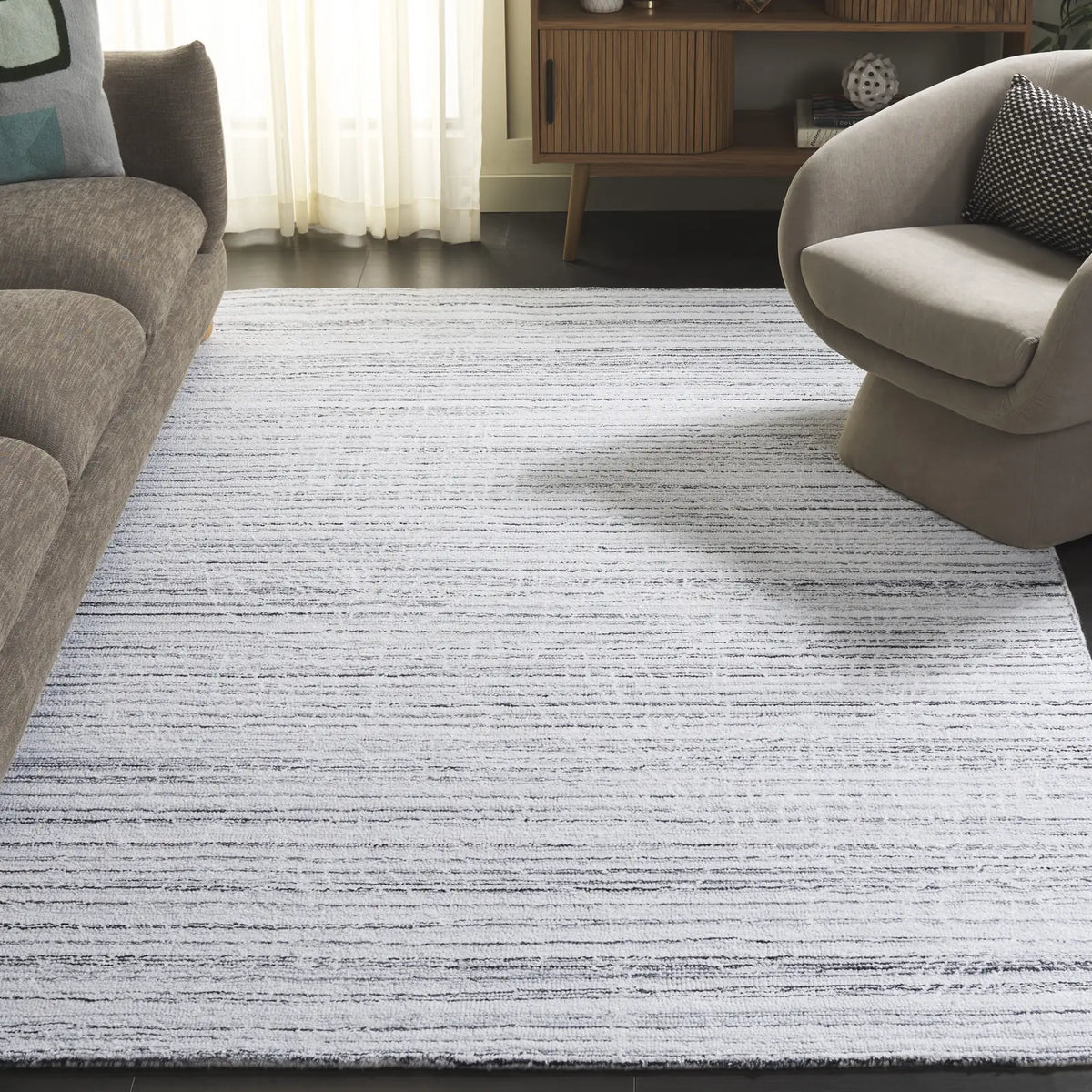 Safavieh Ebony 6'-0" x 9'-0" Rug in Grey / Ivory