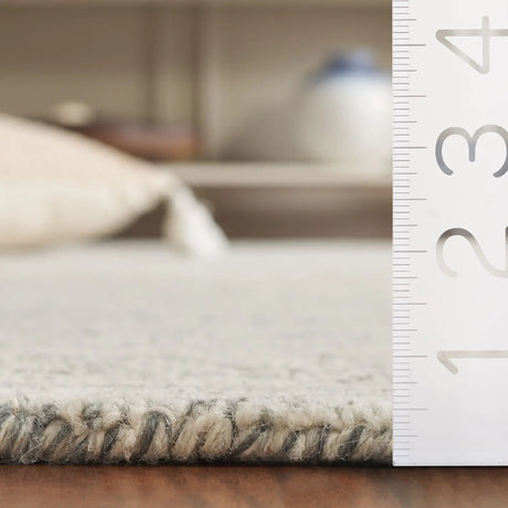 Safavieh Jardin 4'-0" x 6'-0" Rug in Grey / Ivory