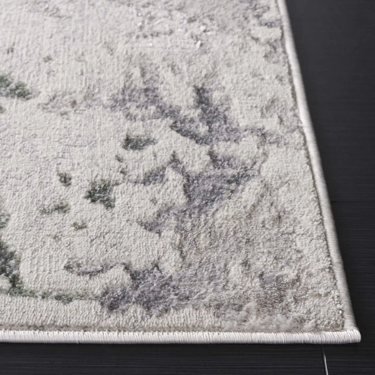Safavieh Orchard 4'-0" x 6'-0" Rug in Grey / Green