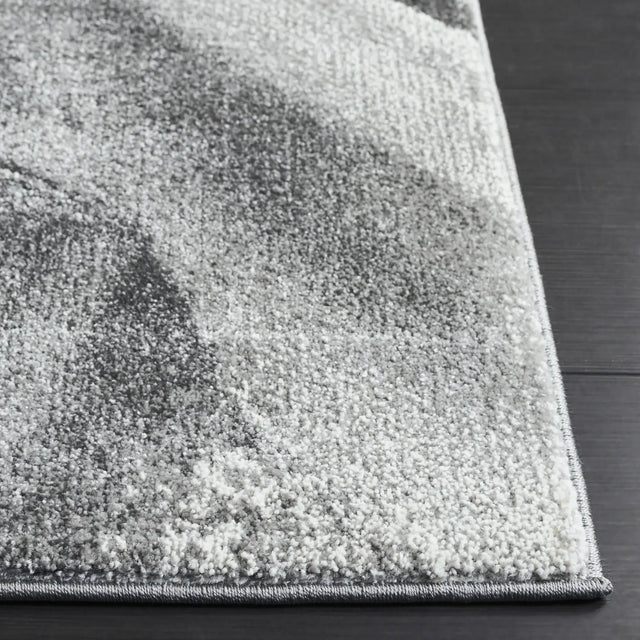 Safavieh Porcello 4'-0" x 6'-0" Rug in Ivory / Grey