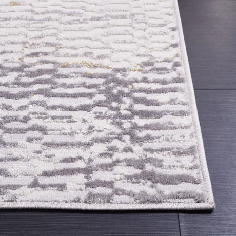 Safavieh Palma 4'-0" x 6'-0" Rug in Beige / Light Grey