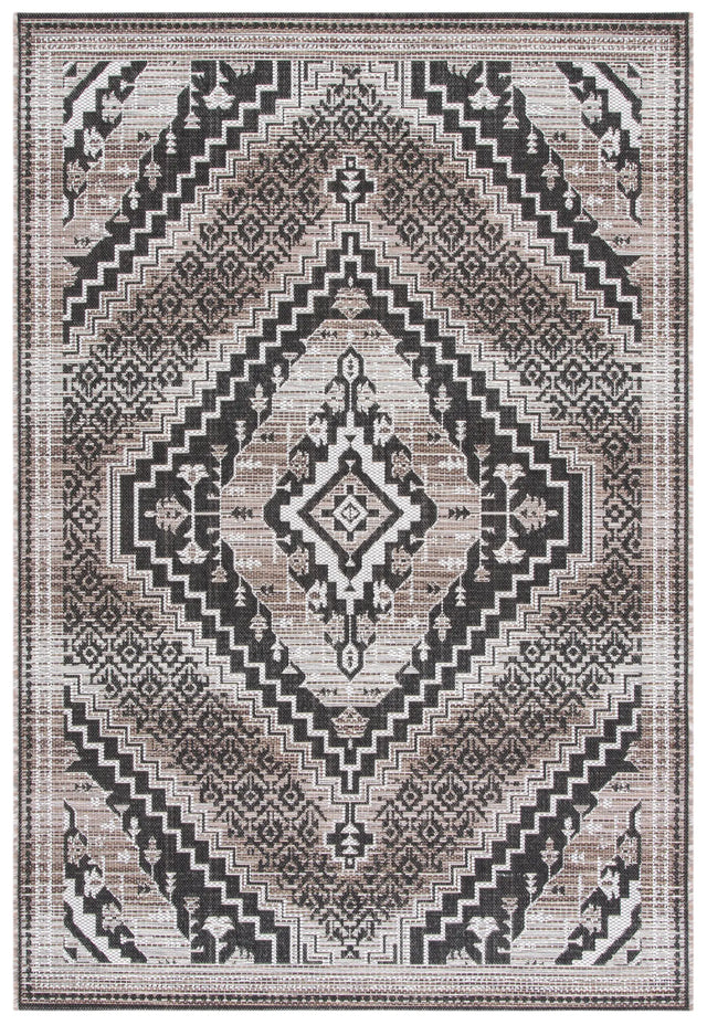 Safavieh Havana 4'-5" x 6'-5" Rug in Light Brown / Black