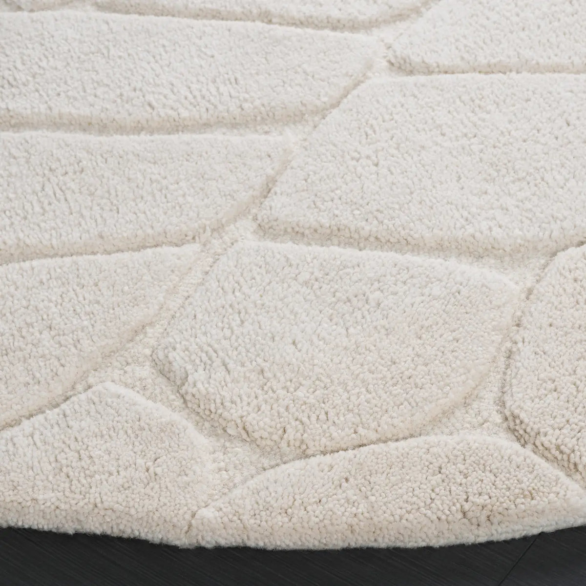 Safavieh Fifth Avenue 6'-0" x 6'-0" Rug in Ivory