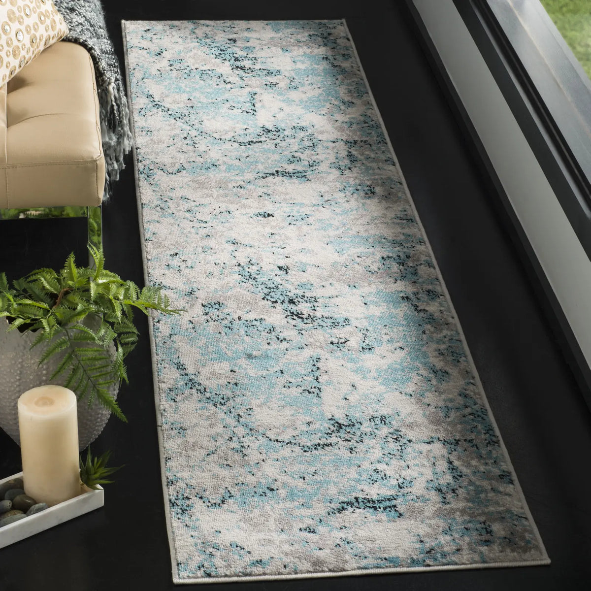 Safavieh Skyler 2'-0" x 10'-0" Rug in Blue / Ivory