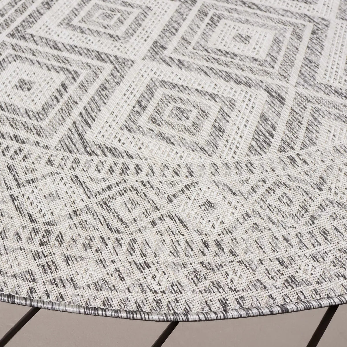 Safavieh Courtyard 6'-7" x 6'-7" Rug in Light Grey / Dark Grey
