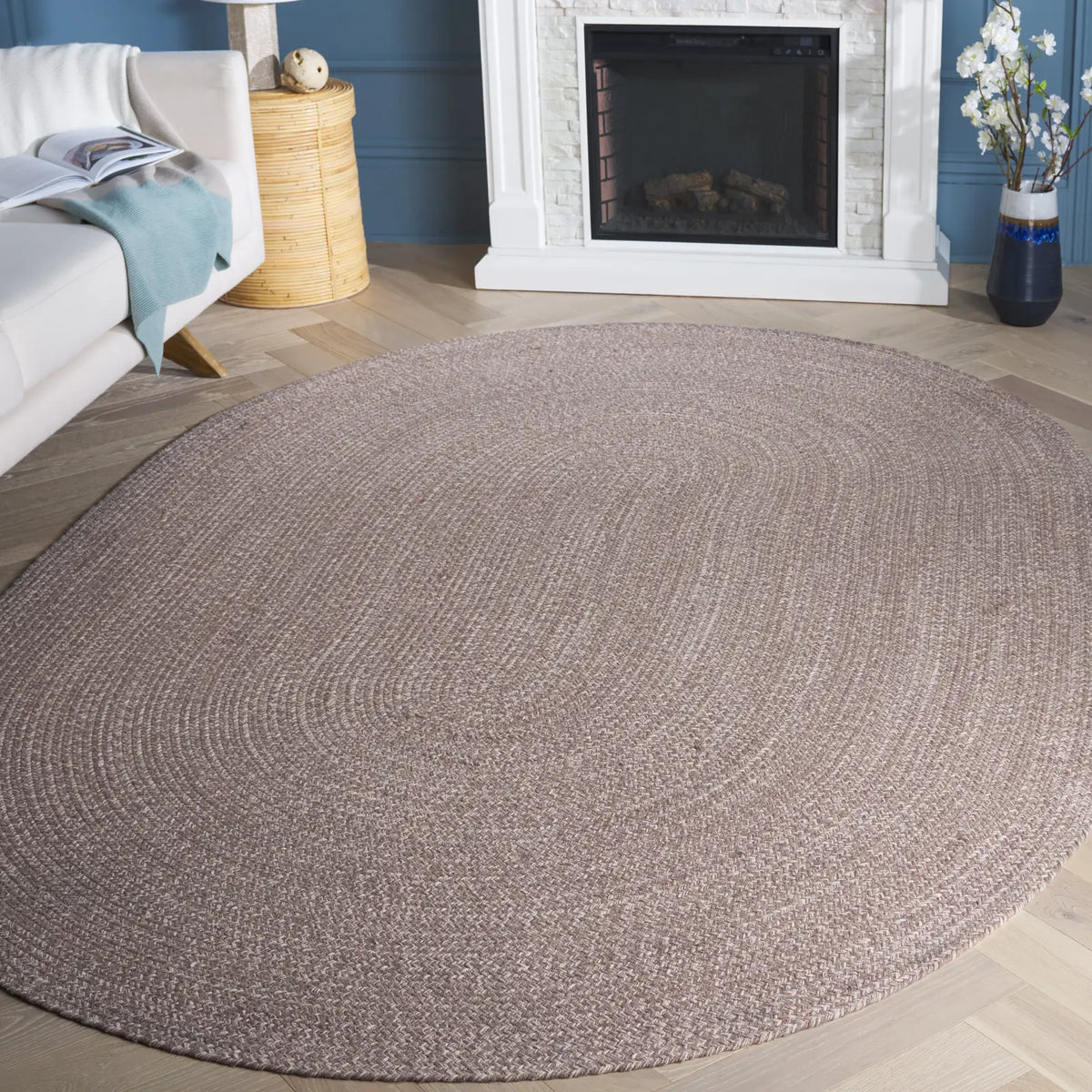 Safavieh Braided 5'-0" x 8'-0" Rug in Ivory / Beige