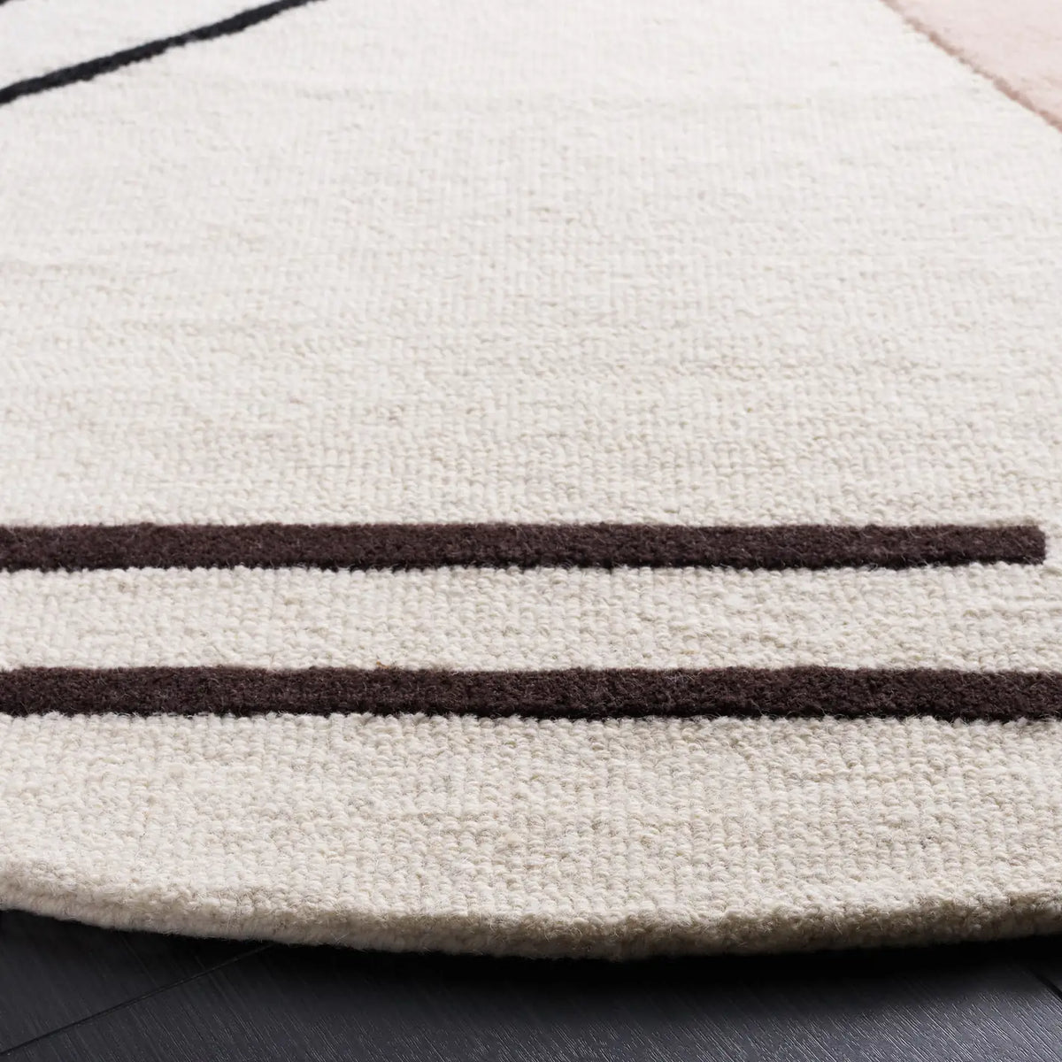 Safavieh Rodeo Drive 6'-0" x 6'-0" Rug in Ivory / Blush