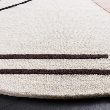 Safavieh Rodeo Drive 6'-0" x 6'-0" Rug in Ivory / Blush