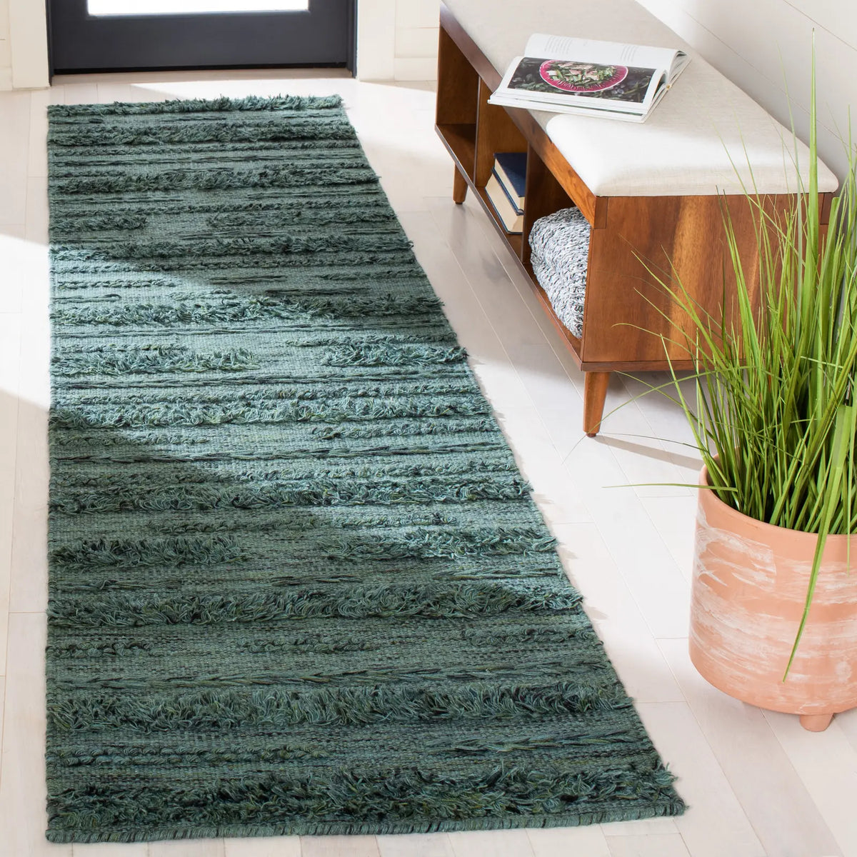Safavieh Vermont 2'-3" x 9'-0" Rug in Dark Green / Black