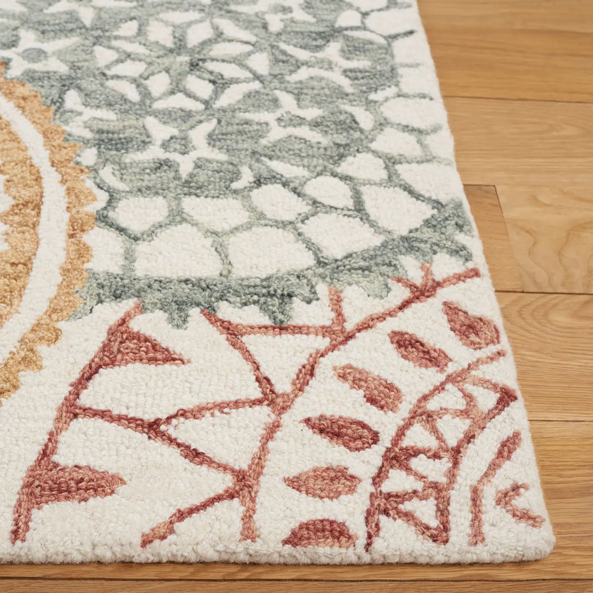 Safavieh Metro 4'-0" x 6'-0" Rug in Ivory / Grey