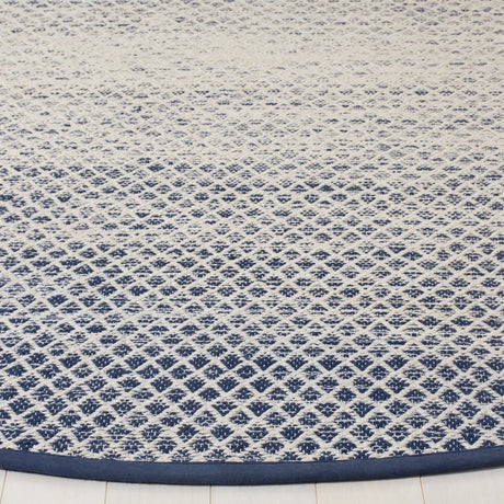 Safavieh Montauk 6'-0" x 6'-0" Rug in Navy / Ivory