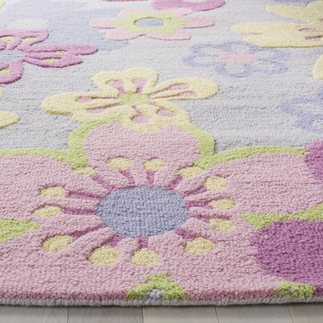 Safavieh Safavieh Kids 4'-0" x 6'-0" Rug in Multi