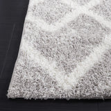 Safavieh Berber Shag 4'-5" x 6'-5" Rug in Ivory / Grey