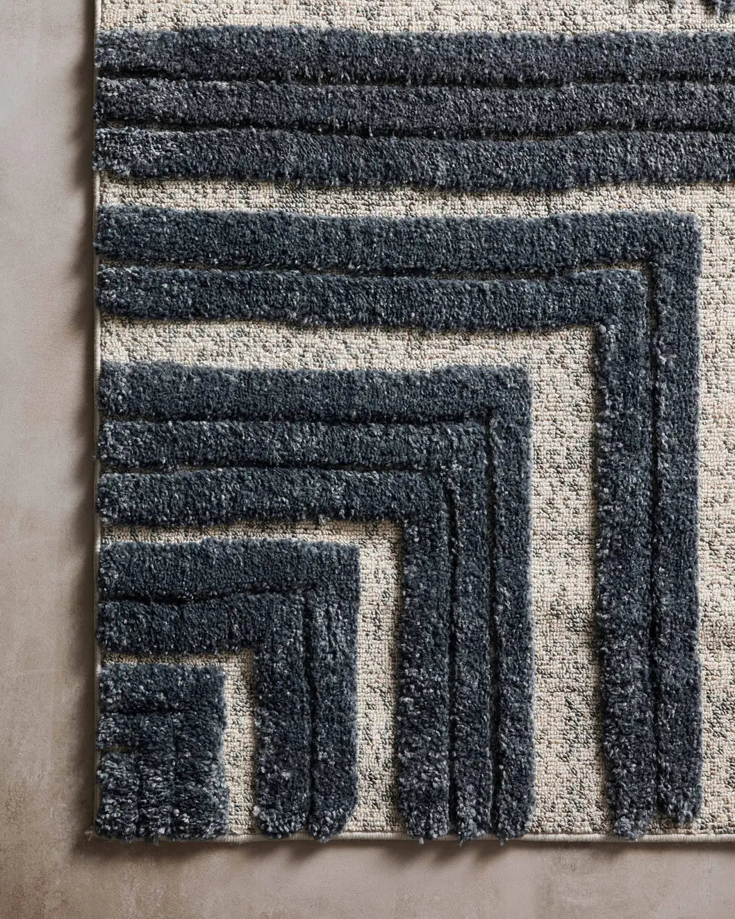 Loloi Hagen Hag-05 Blue/White Rugs - corner on wood