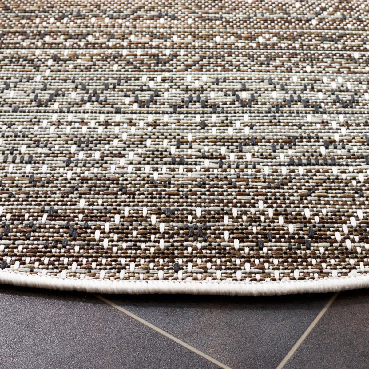 Safavieh Havana 6'-7" x 6'-7" Rug in Light Brown / Ivory