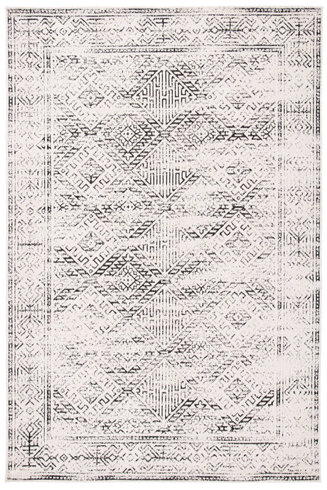 Safavieh Classic Vintage 4'-0" x 6'-0" Rug in Beige / Black