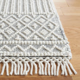 Safavieh Marbella 4'-0" x 6'-0" Rug in Ivory / Black