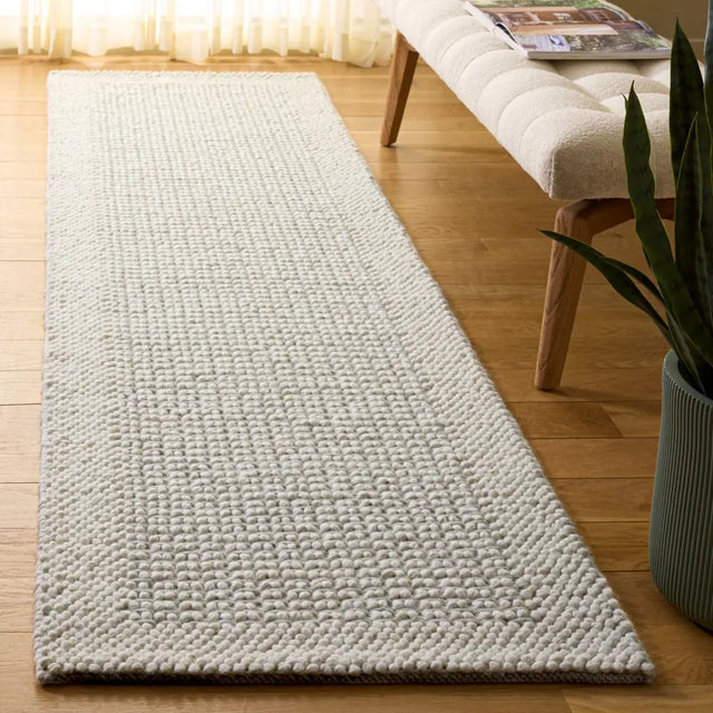 Safavieh Natura 2'-3" x 9'-0" Rug in Ivory / Silver