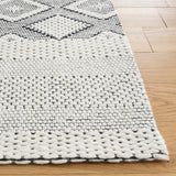 Safavieh Vermont 4'-0" x 6'-0" Rug in Ivory / Black