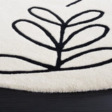 Safavieh Fifth Avenue 7'-0" x 7'-0" Rug in Ivory / Black