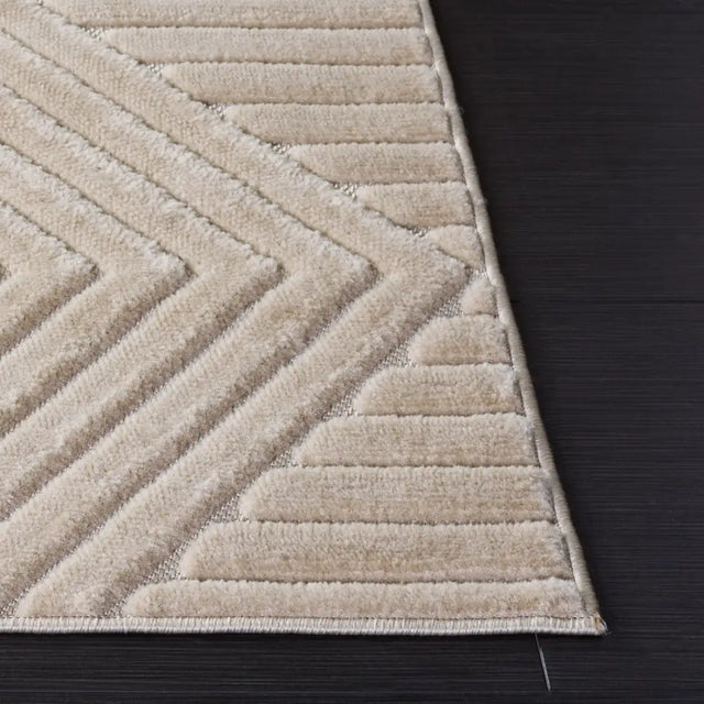 Safavieh Selena 5'-3" x 7'-6" Rug in Beige