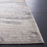 Safavieh Palma 4'-0" x 6'-0" Rug in Beige / Light Grey