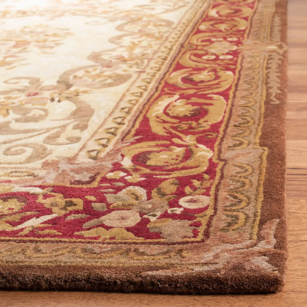 Safavieh Empire 5'-0" x 8'-0" Rug in Light Gold / Red