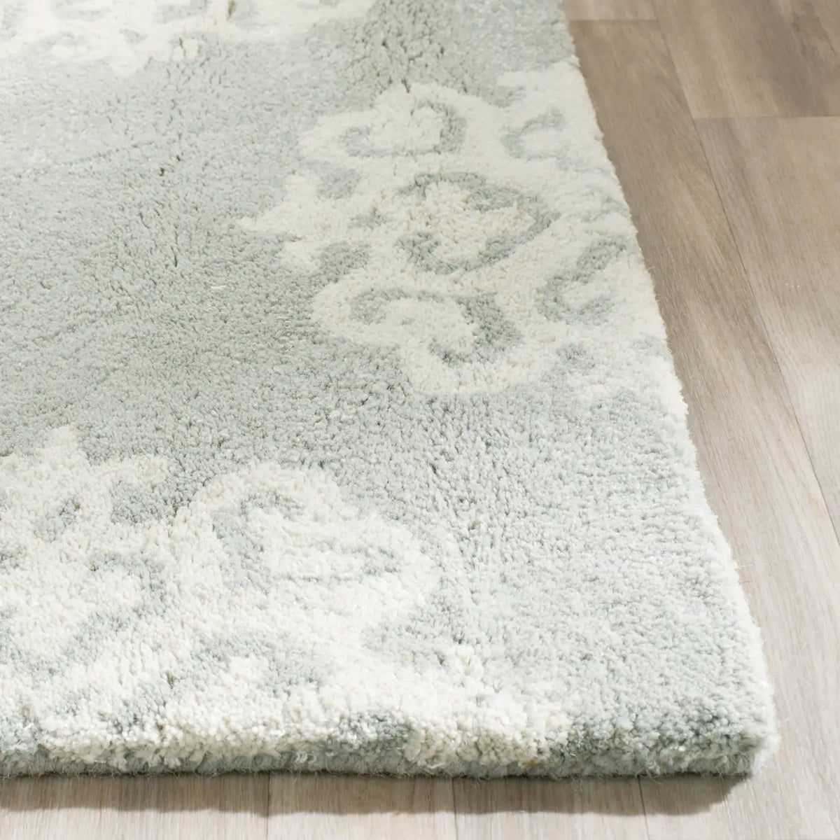 Safavieh Soho 2'-0" x 3'-0" Rug in Grey / Ivory