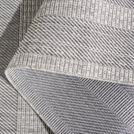 Safavieh Beach House 4'-0" x 6'-0" Rug in Grey / Charcoal