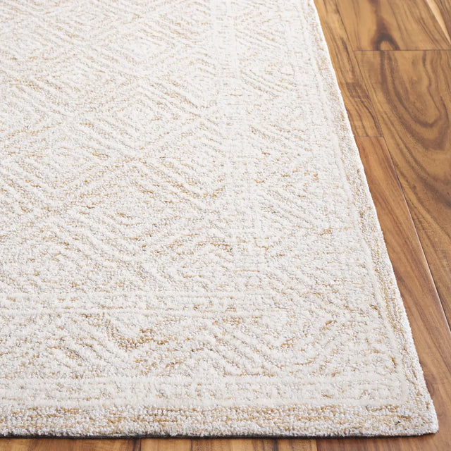 Safavieh Pine 4'-0" x 6'-0" Rug in Ivory / Orange