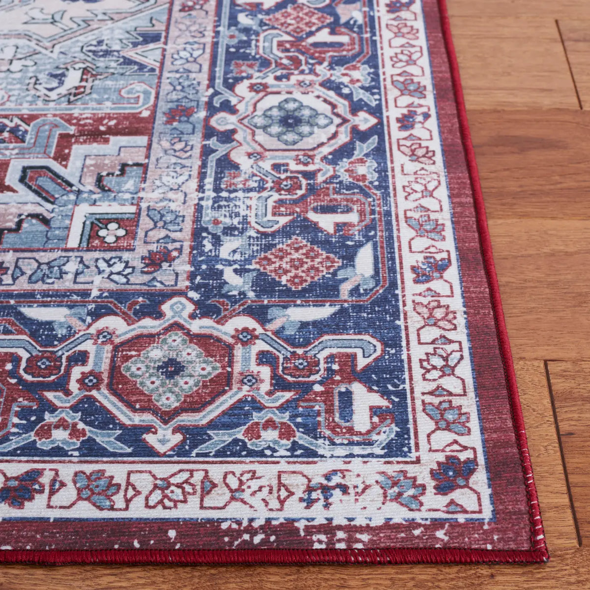 Safavieh Tucson 5'-0" x 8'-0" Rug in Red / Navy