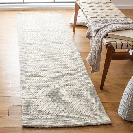 Safavieh Marbella 2'-3" x 8'-0" Rug in Beige