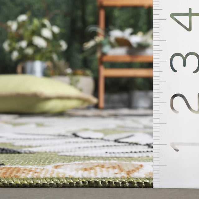 Safavieh Cabana 4'-0" x 6'-0" Rug in Olive / Grey