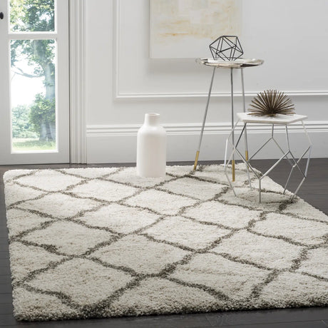 Safavieh Hudson Shag 5'-3" x 7'-6" Rug in Ivory / Grey