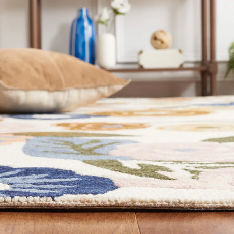 Safavieh Chelsea 4'-0" x 6'-0" Rug in Ivory / Pink